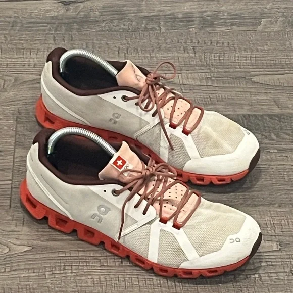 ON CLOUD SWISS OLYMPIC RED/WHITE WOMEN SIZE 10